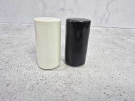 Salero pimentero ceramica blanco y negro